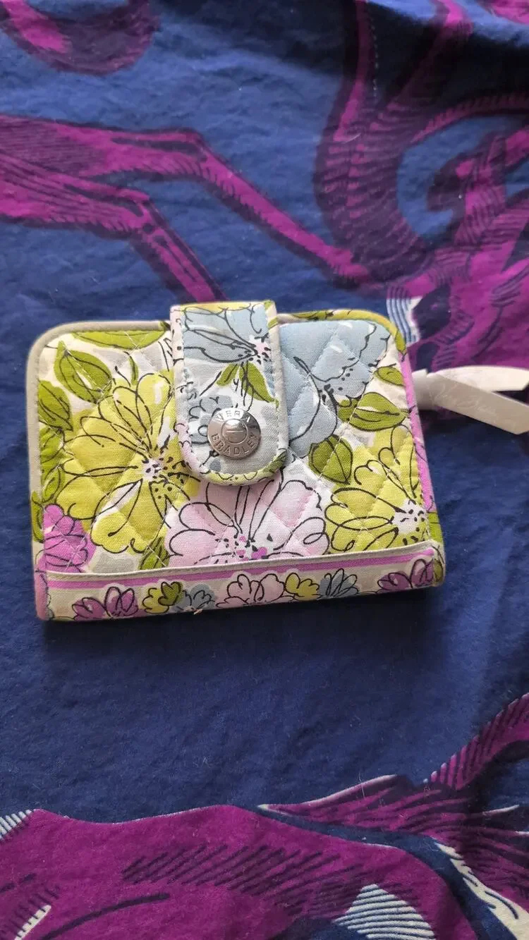Vera Bradley Watercolor Wallet Retired Floral Quilted Cotton Preowned